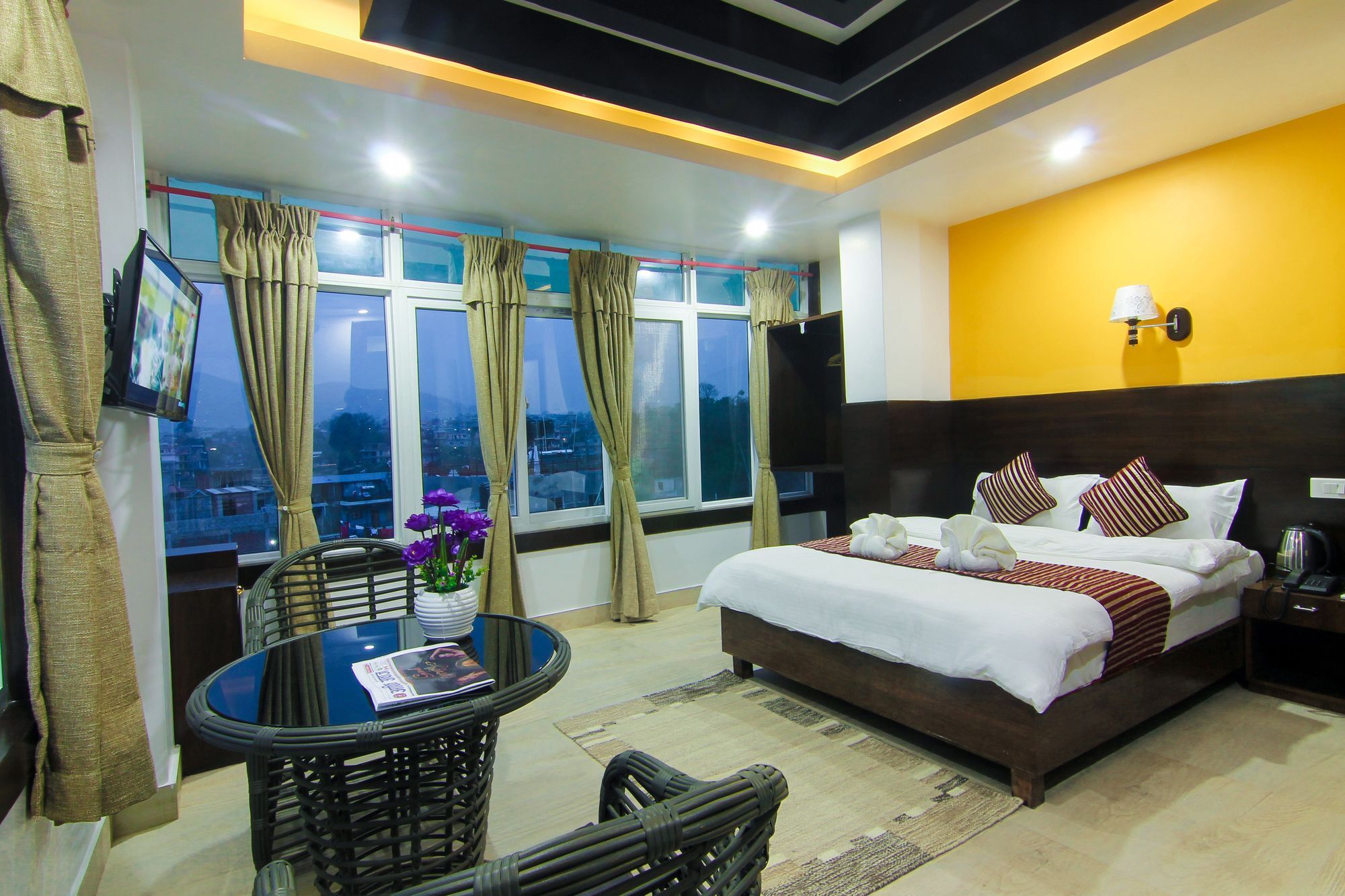Hotel Lakeside Похара Екстериор снимка